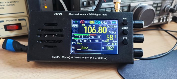 Im Test der Radioempfänger TEF6686 von Lioaeust. Foto: Mario Gongolsky