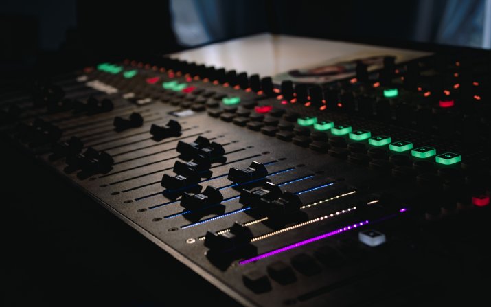 Die Radiovielfalt auf DAB+ nimmt immer weiter zu. Foto: James Kovin/Unsplash Die Radiovielfalt auf DAB+ nimmt immer weiter zu. Foto: James Kovin/Unsplash