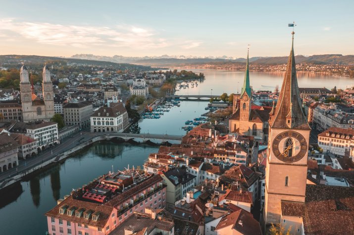 Auch in Zürich wird UKW eingestellt. Foto: Henrique Ferreira/Unsplash